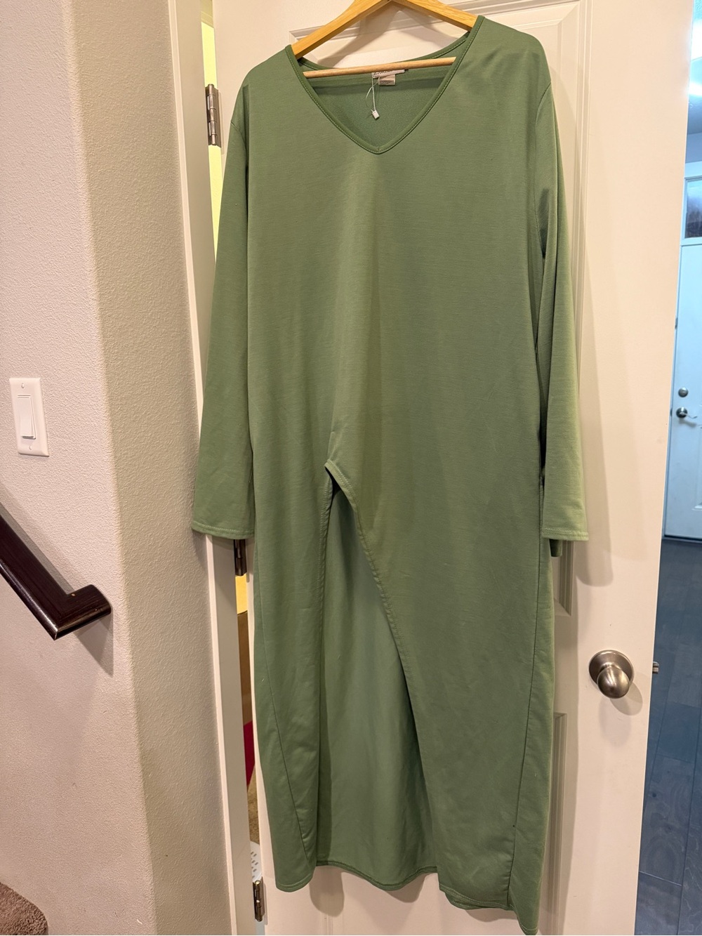 Women's Green V-Neck Long Sleeve Tunic Slit Dress